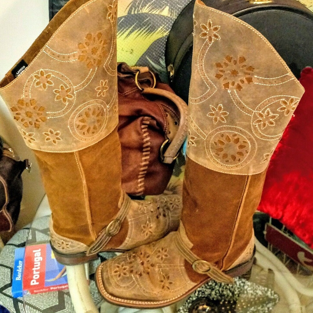 RELISTED SIZE 7 AVAILABLE Laredo | Caught You Lookin' Distressed Square Toe - Picture 3 of 12